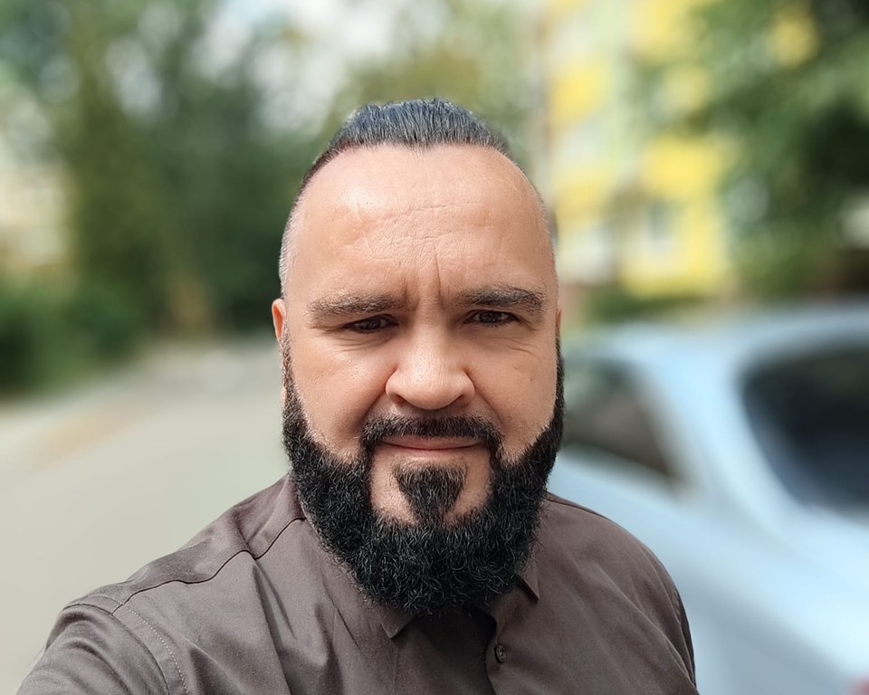 Artur Długokęcki — RedHat Garage (portret)